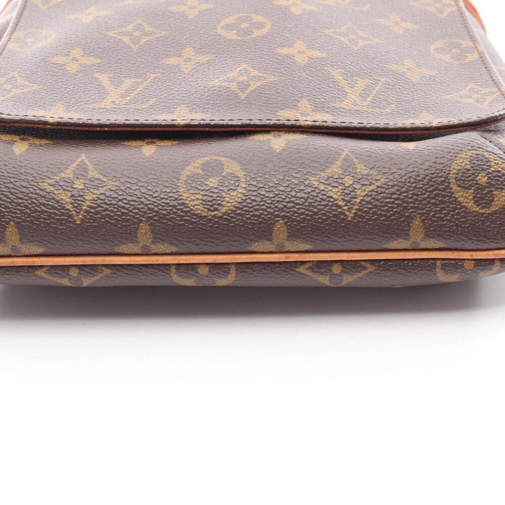 Louis Vuitton Shoulder Bags