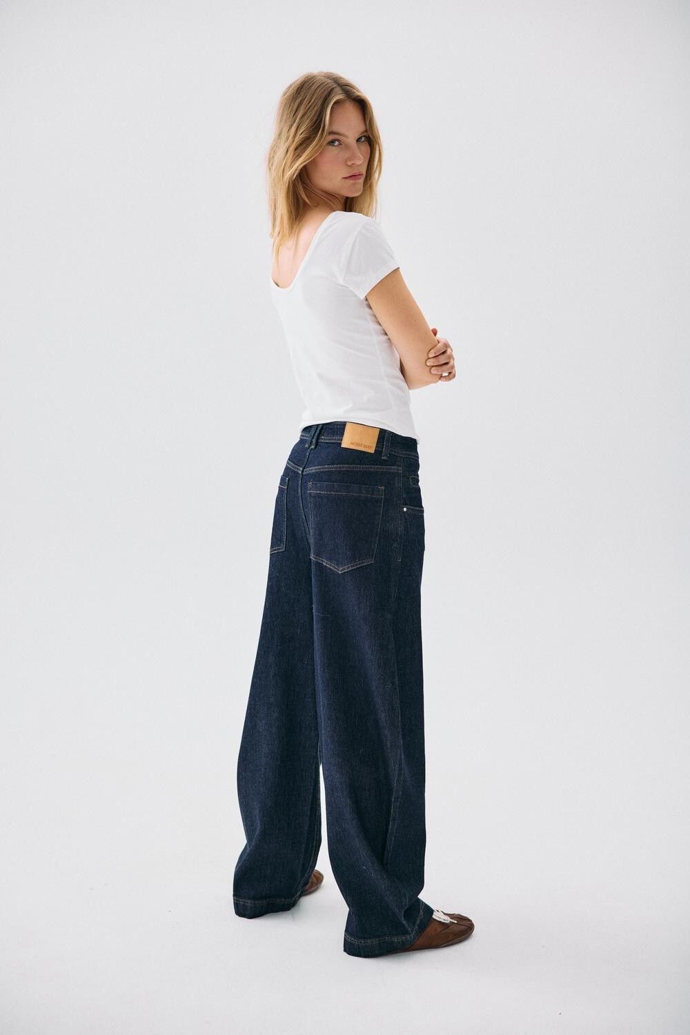 Nmnoah Mw Barrel Jeans Az013Db Noos