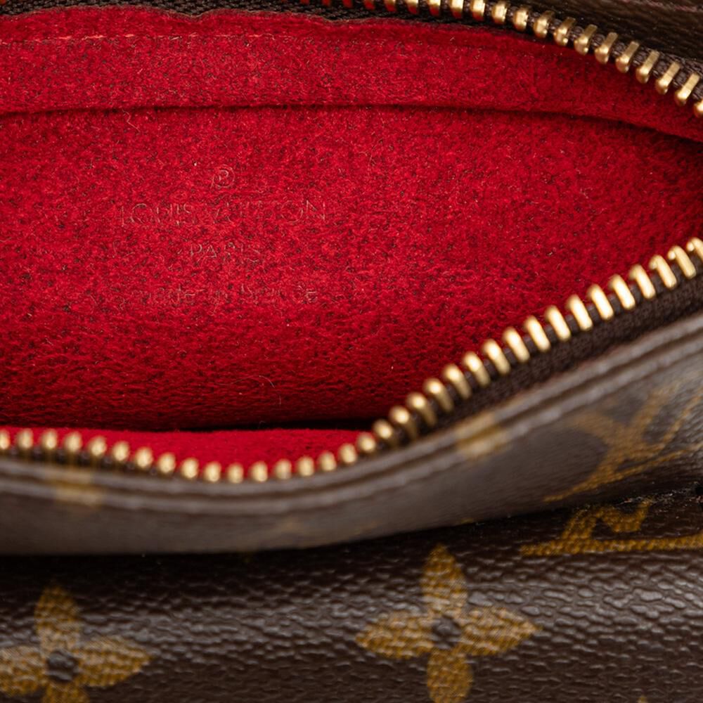 Louis Vuitton Clutch