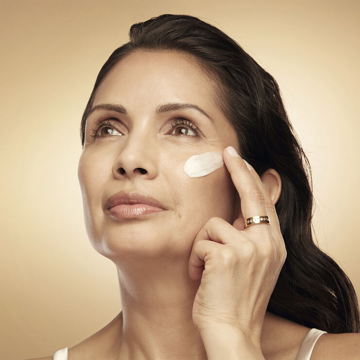 Revitalizing Supreme+ Youth Power Crème