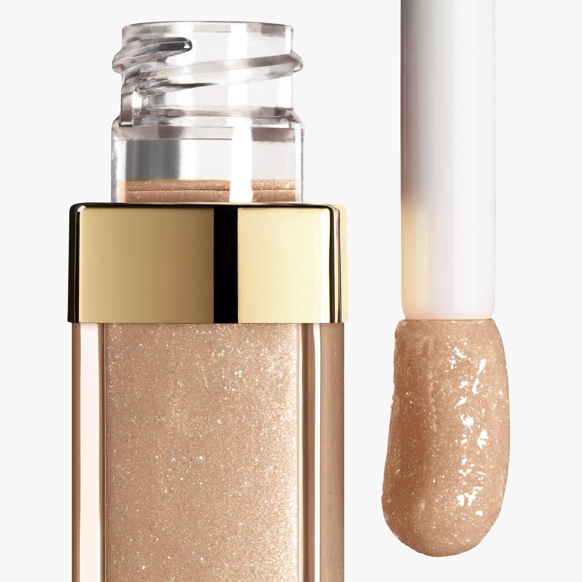 FUGTGIVENDE OG SKINNENDE GLOSS