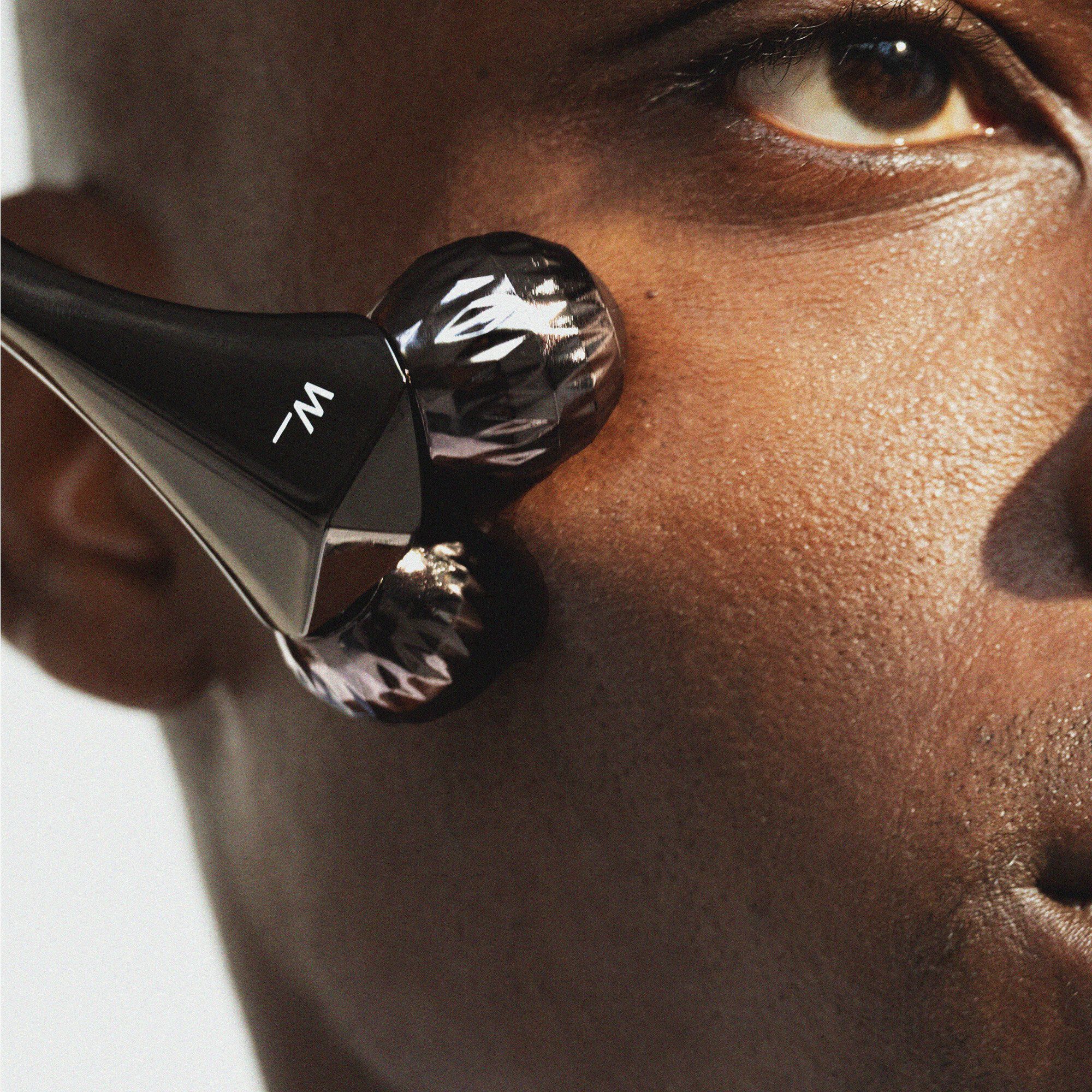 CONTOURING FACIAL ROLLER