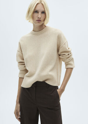 Rolled-up sleeves sweater