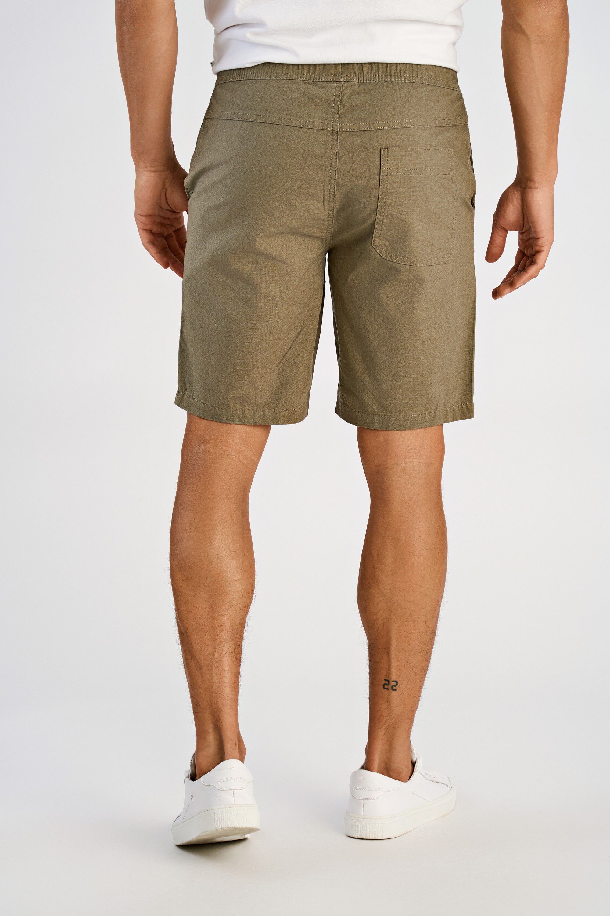 Elastic waist shorts
