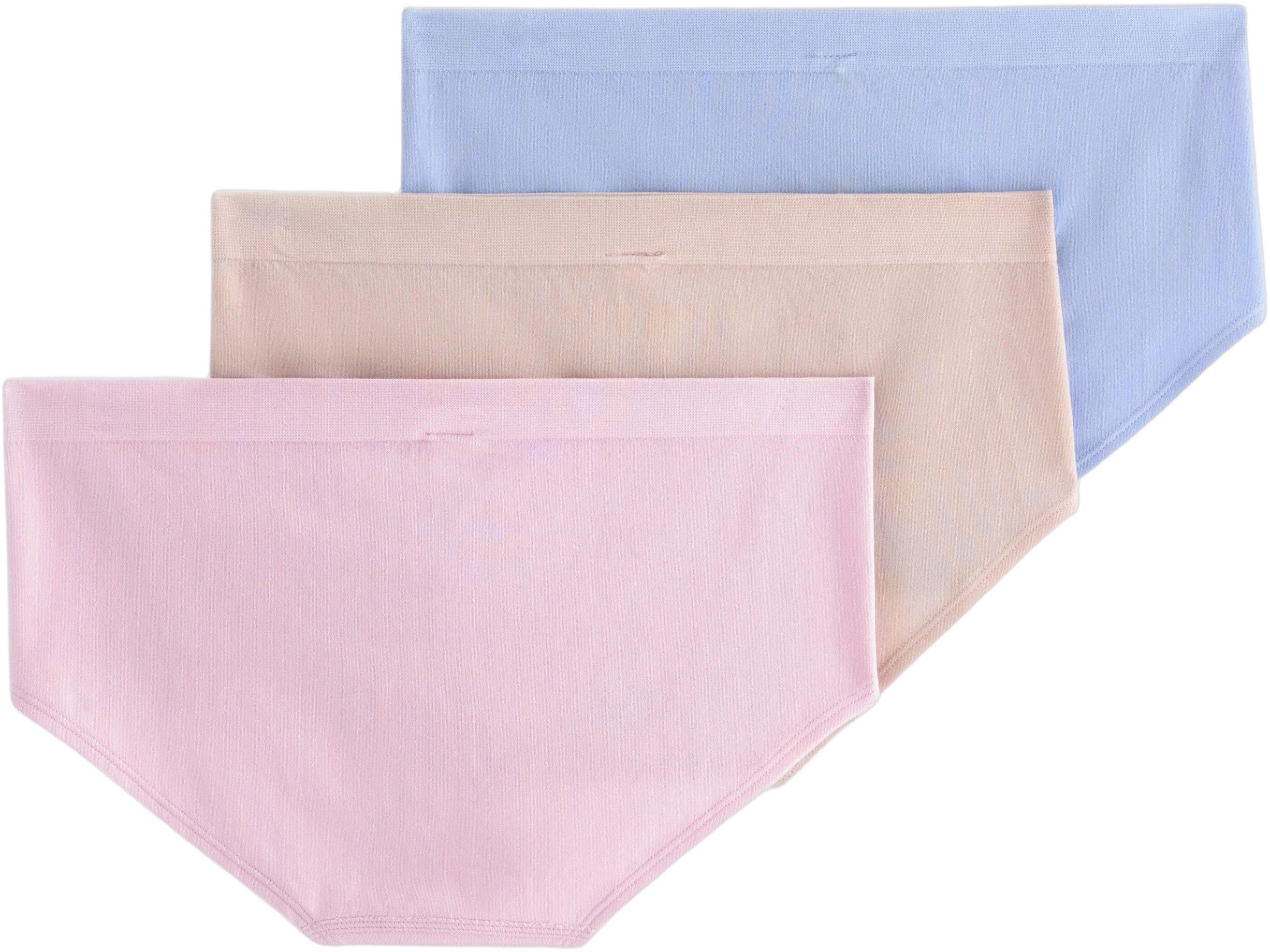 Soft, stretchy briefs with regular