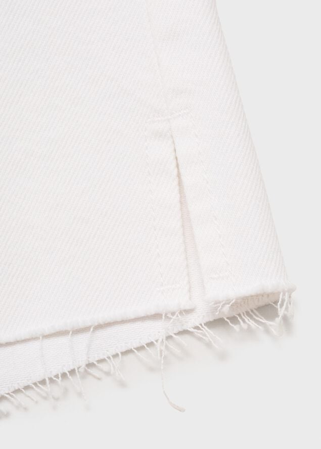 Denim shorts with frayed hem