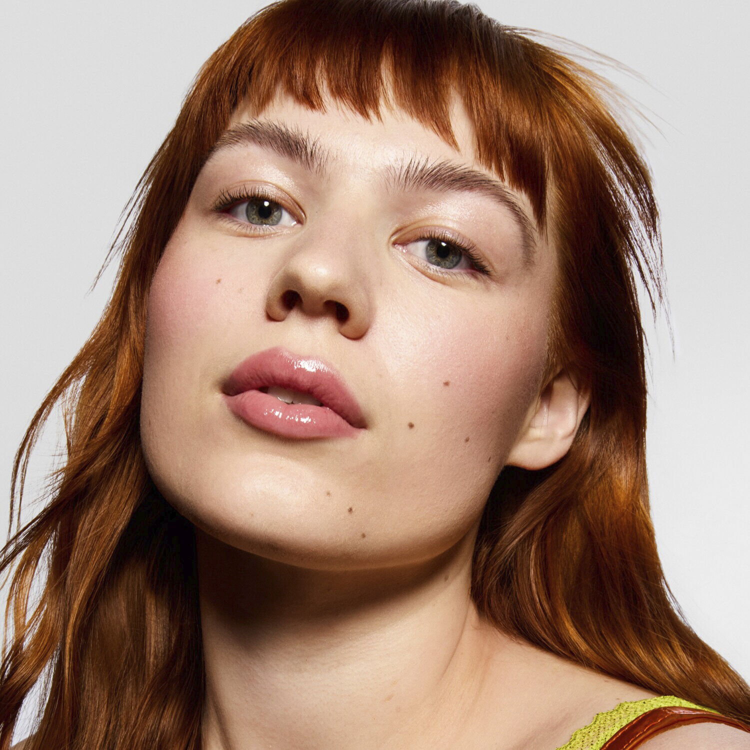 Hydro Grip + Glow Primer - Base med reflekterende perler