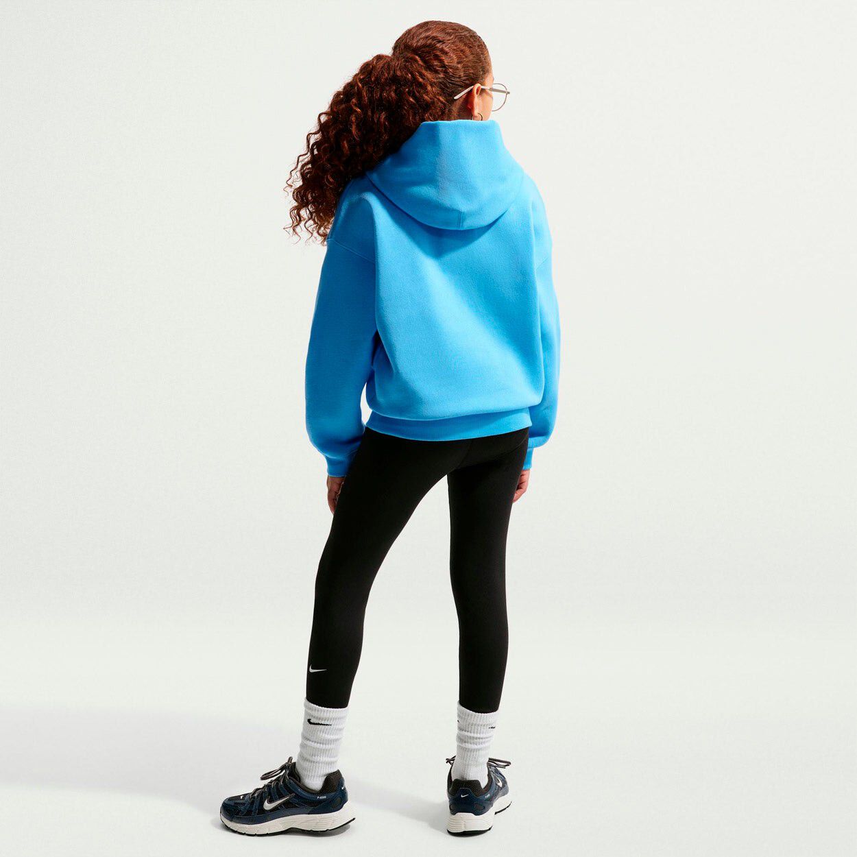 Sportswear Oversized Club H&aelig;ttetr&oslash;je