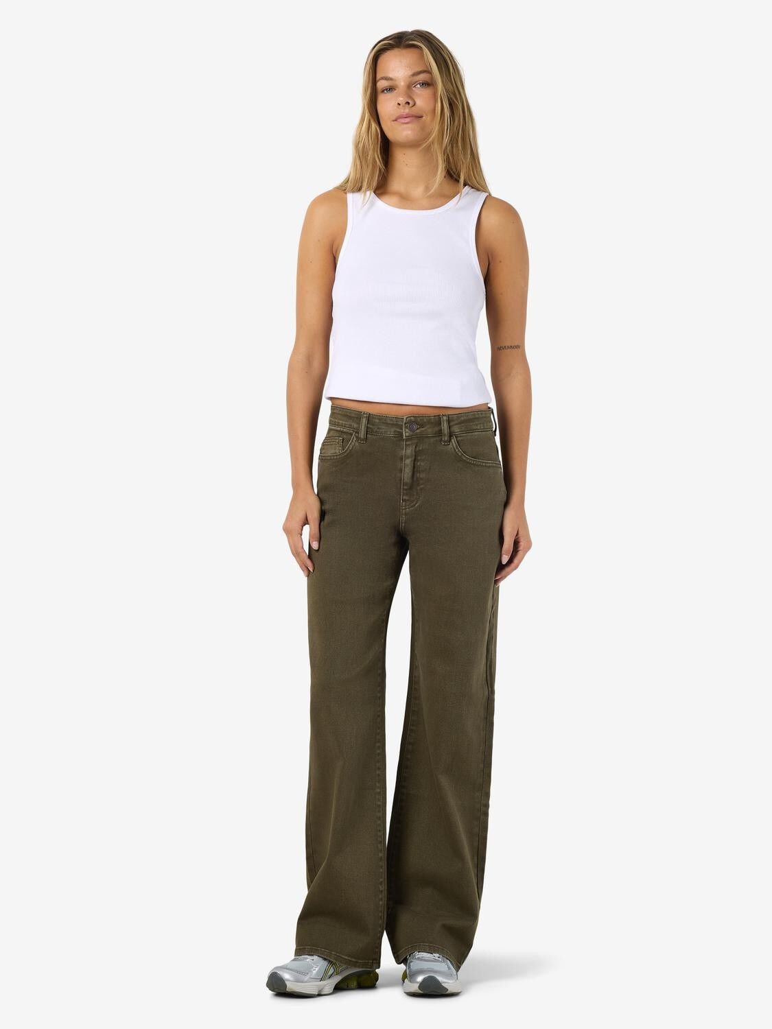 Nmyolanda Mw Straight Jeans Colored Noos