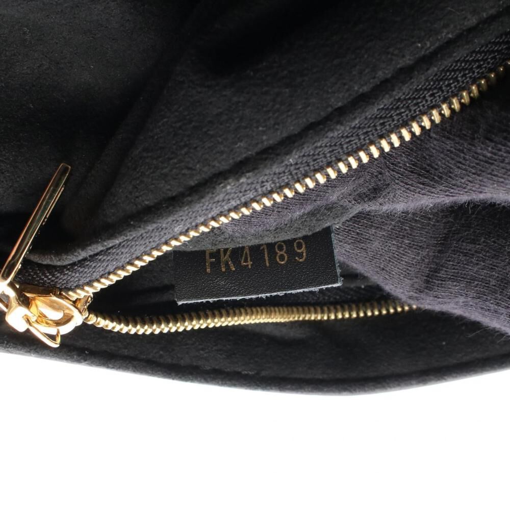 Louis Vuitton Shoulder Bags