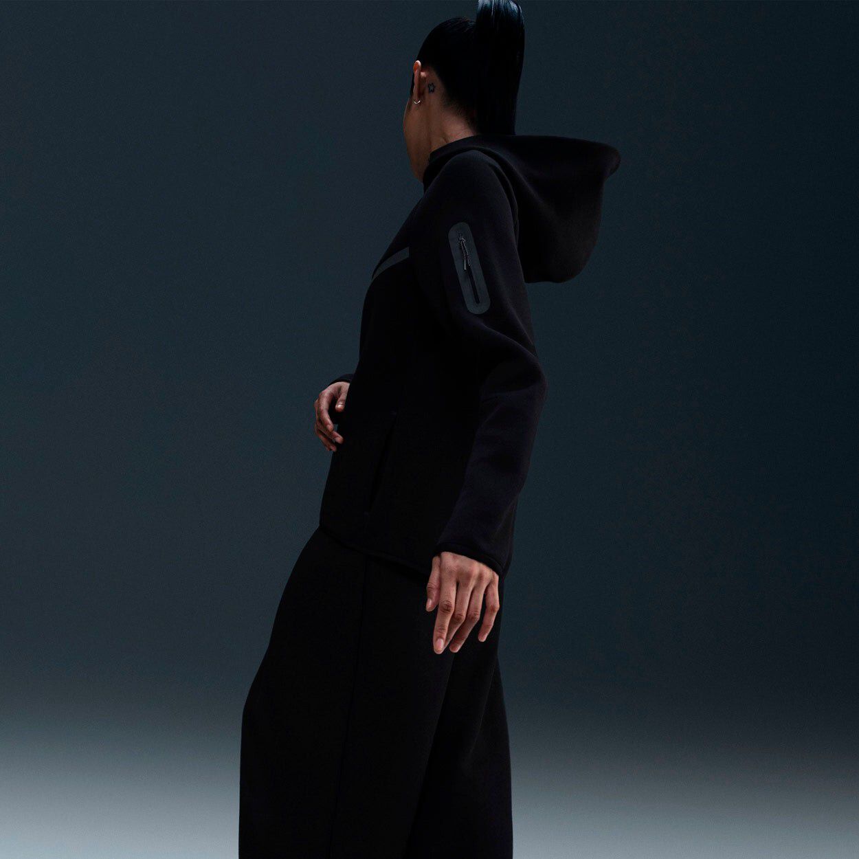 Tech Fleece H&aelig;ttetr&oslash;je