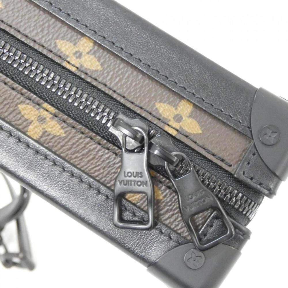 Louis Vuitton Shoulder Bags