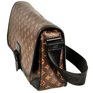Louis Vuitton Shoulder Bags