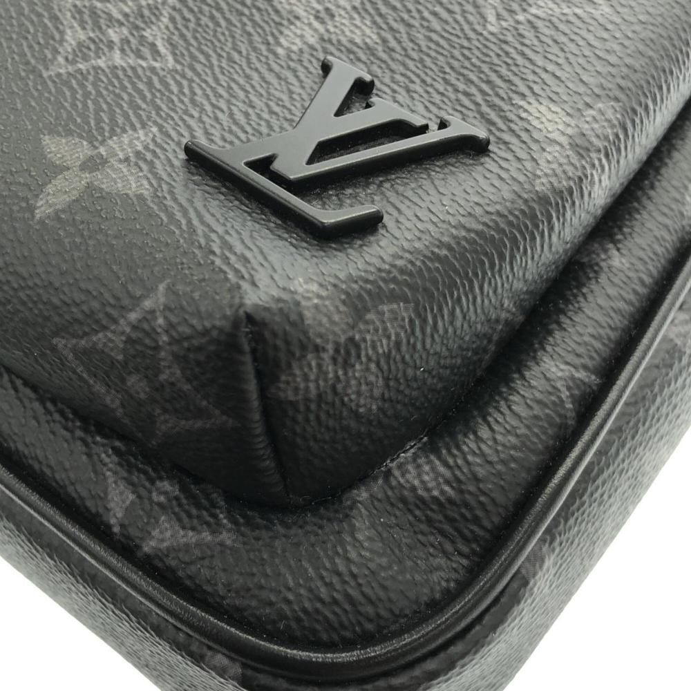 Louis Vuitton Shoulder Bags