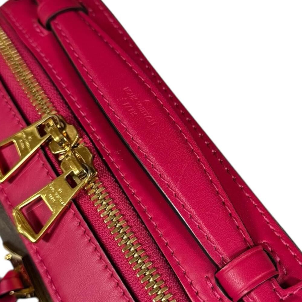 Louis Vuitton Shoulder Bags