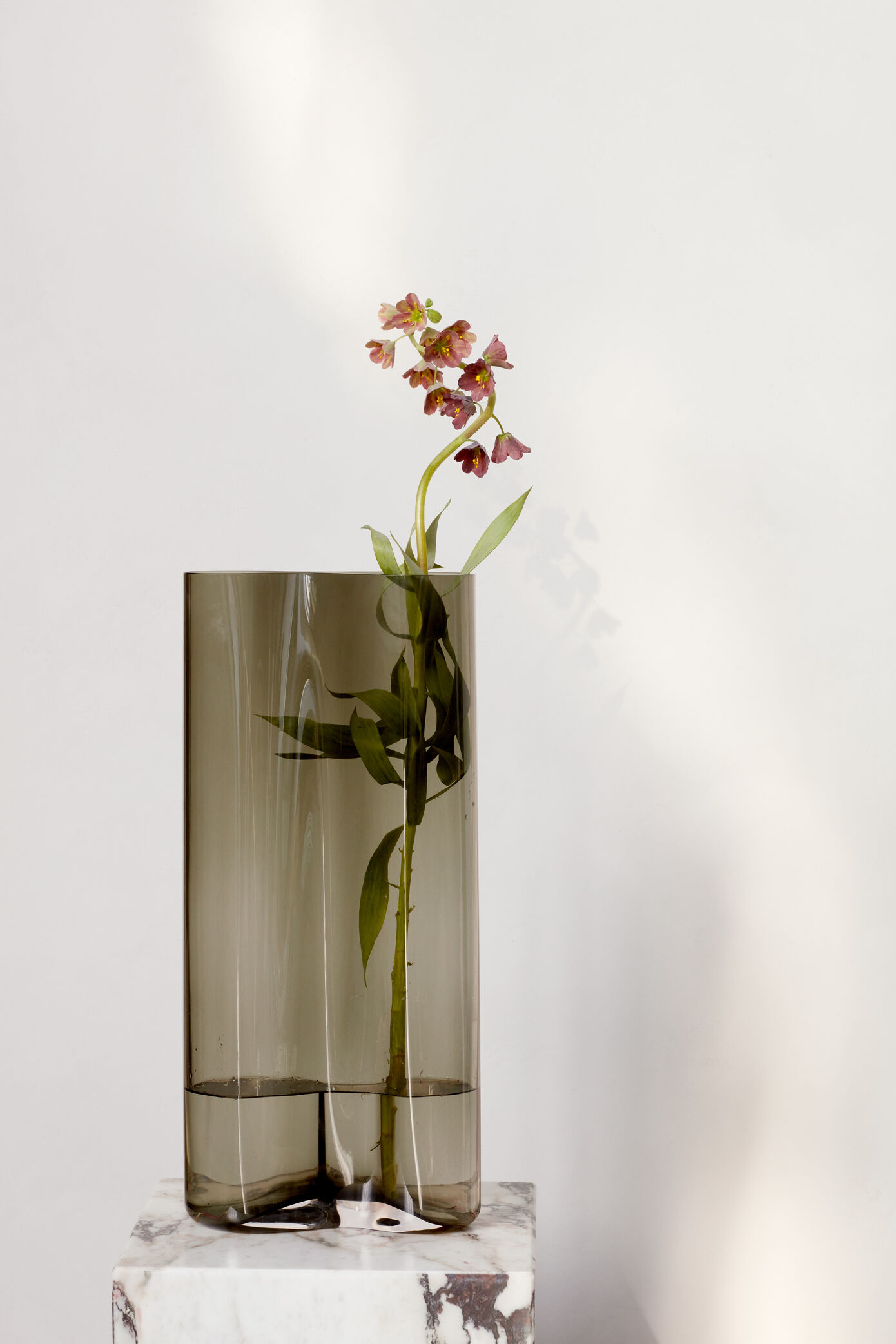 Aer Vase, 49, Smoke