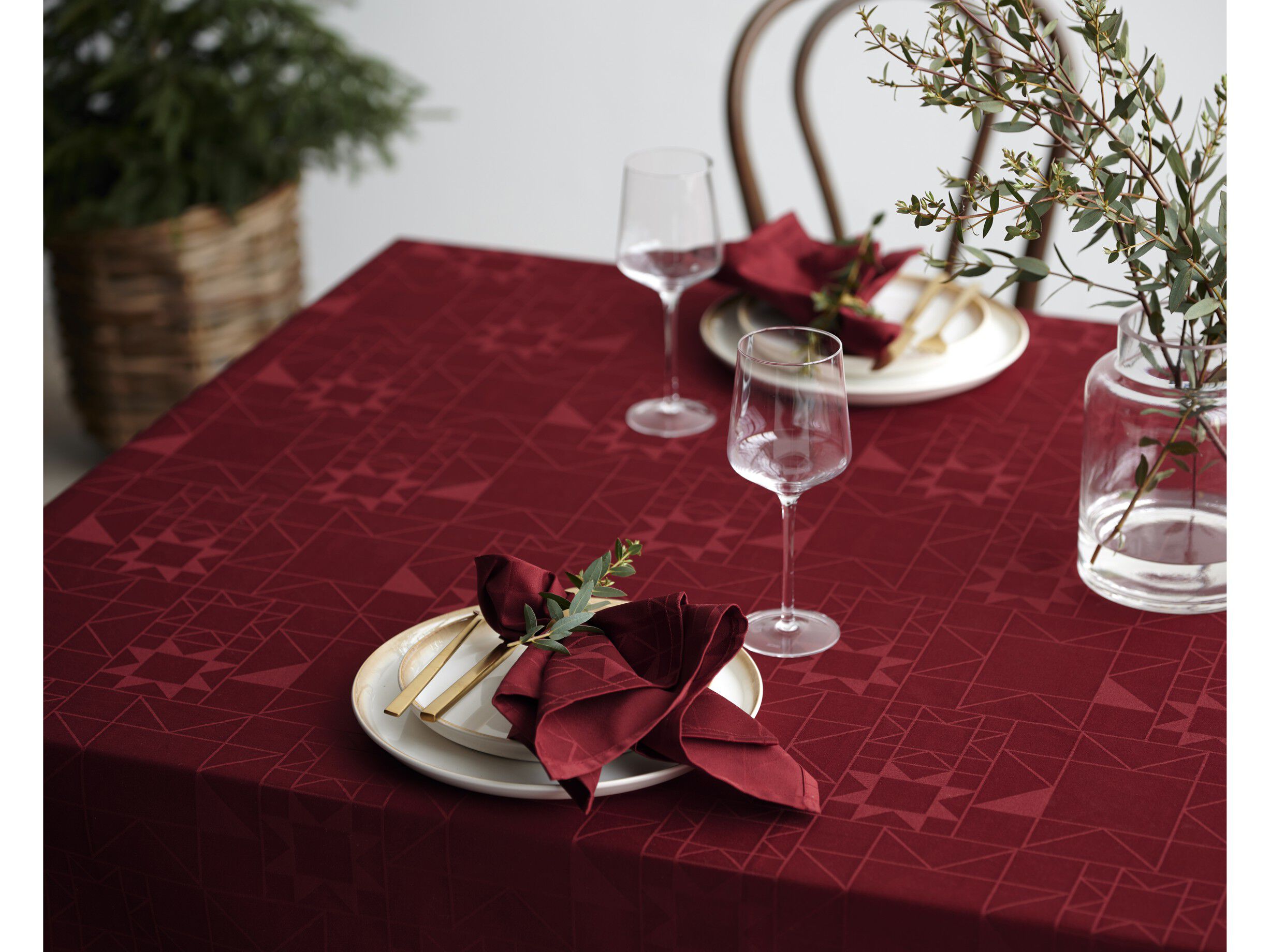 Dug 140x320 Star Damask Red