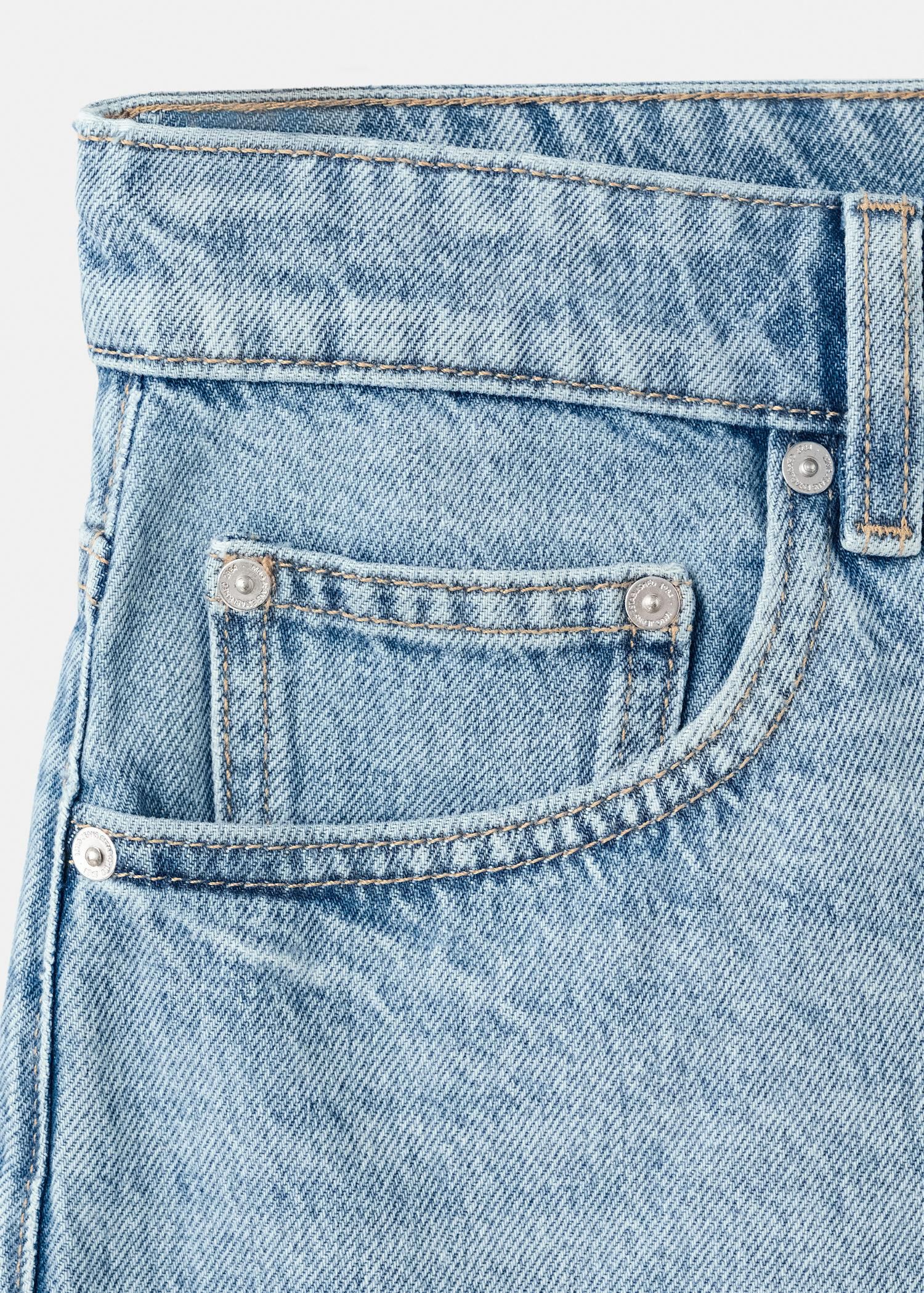 Straight low-rise denim Bermuda sho