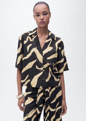 Printed short-sleeved shirt