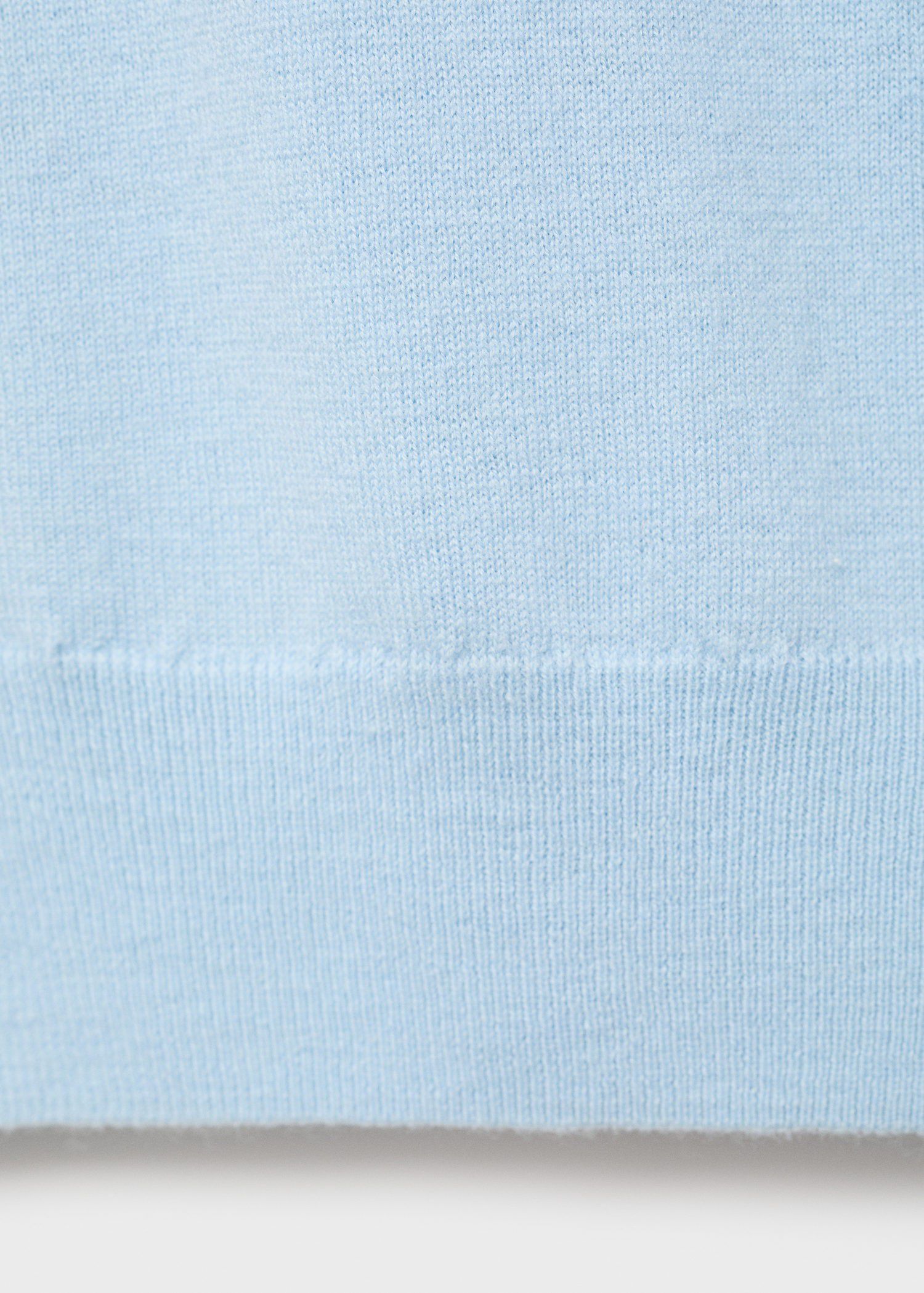 100% wool fine-knit sweater