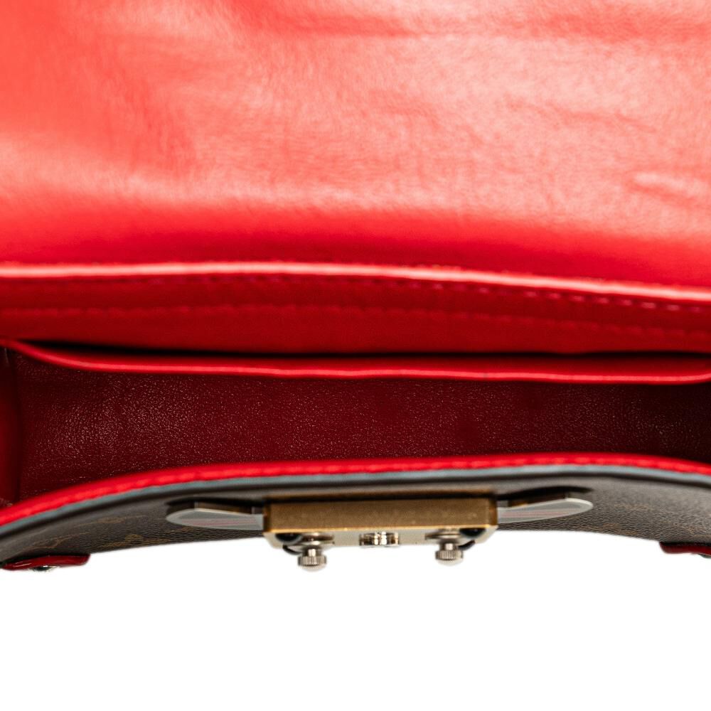 Louis Vuitton Shoulder Bags