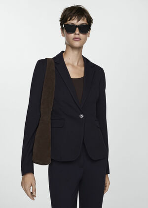 Suit jacket with pockets