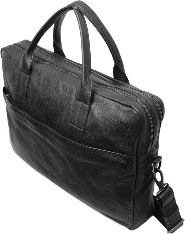 stillDamon Brief 2 Room