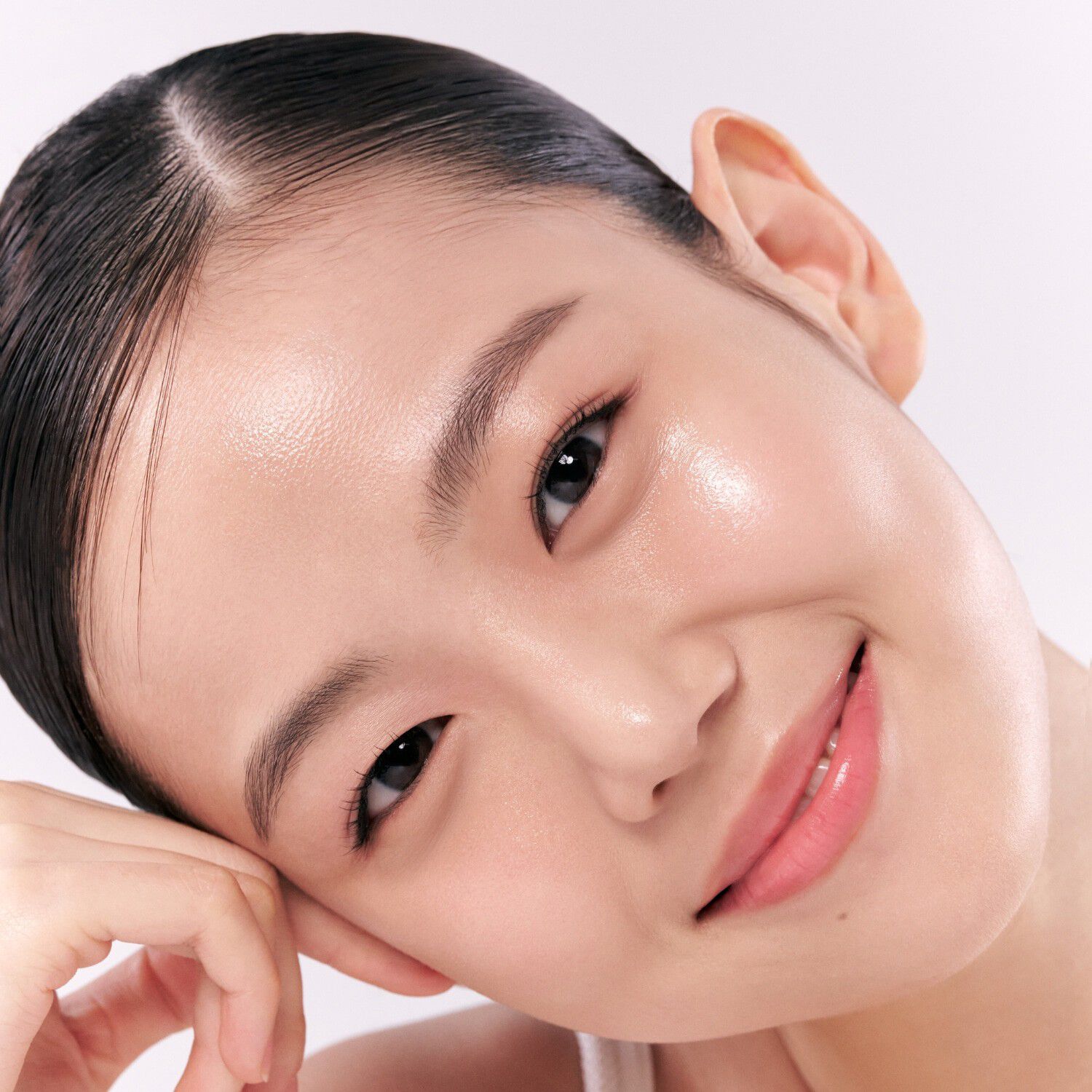 Glowy Makeup Serum - Gl&oslash;dgivende base som serum