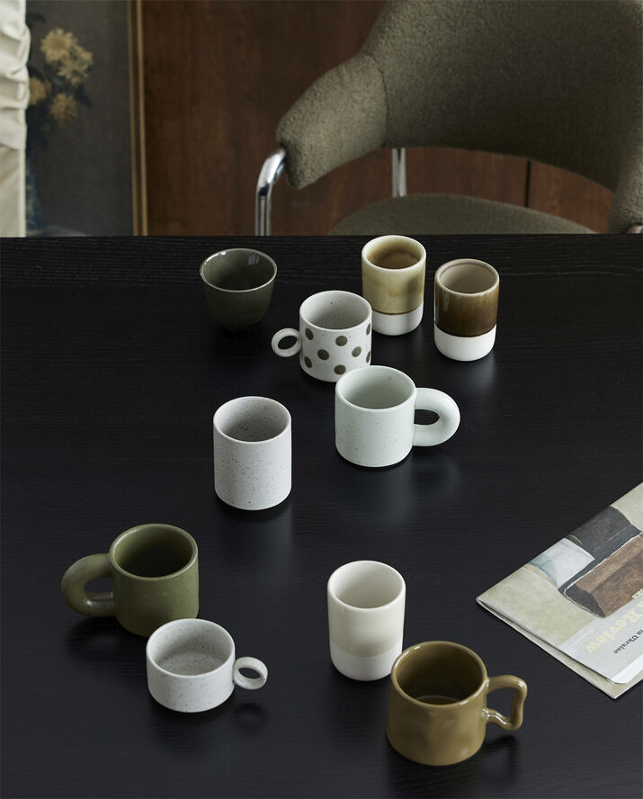 GRAINY tea cup w. handle, sand