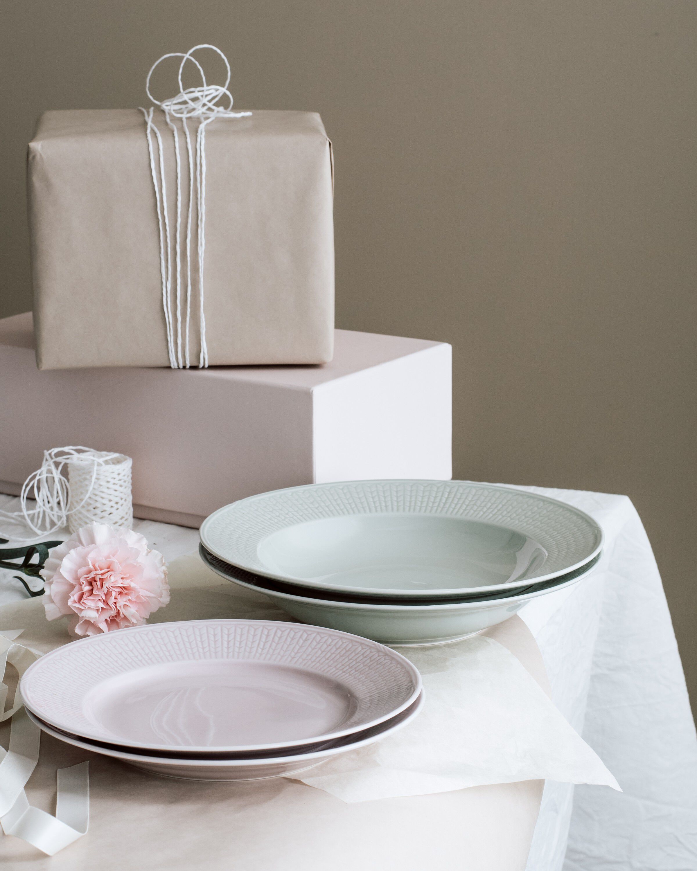 Swedish Grace Dyb Tallerken 25 cm Isbl&aring;