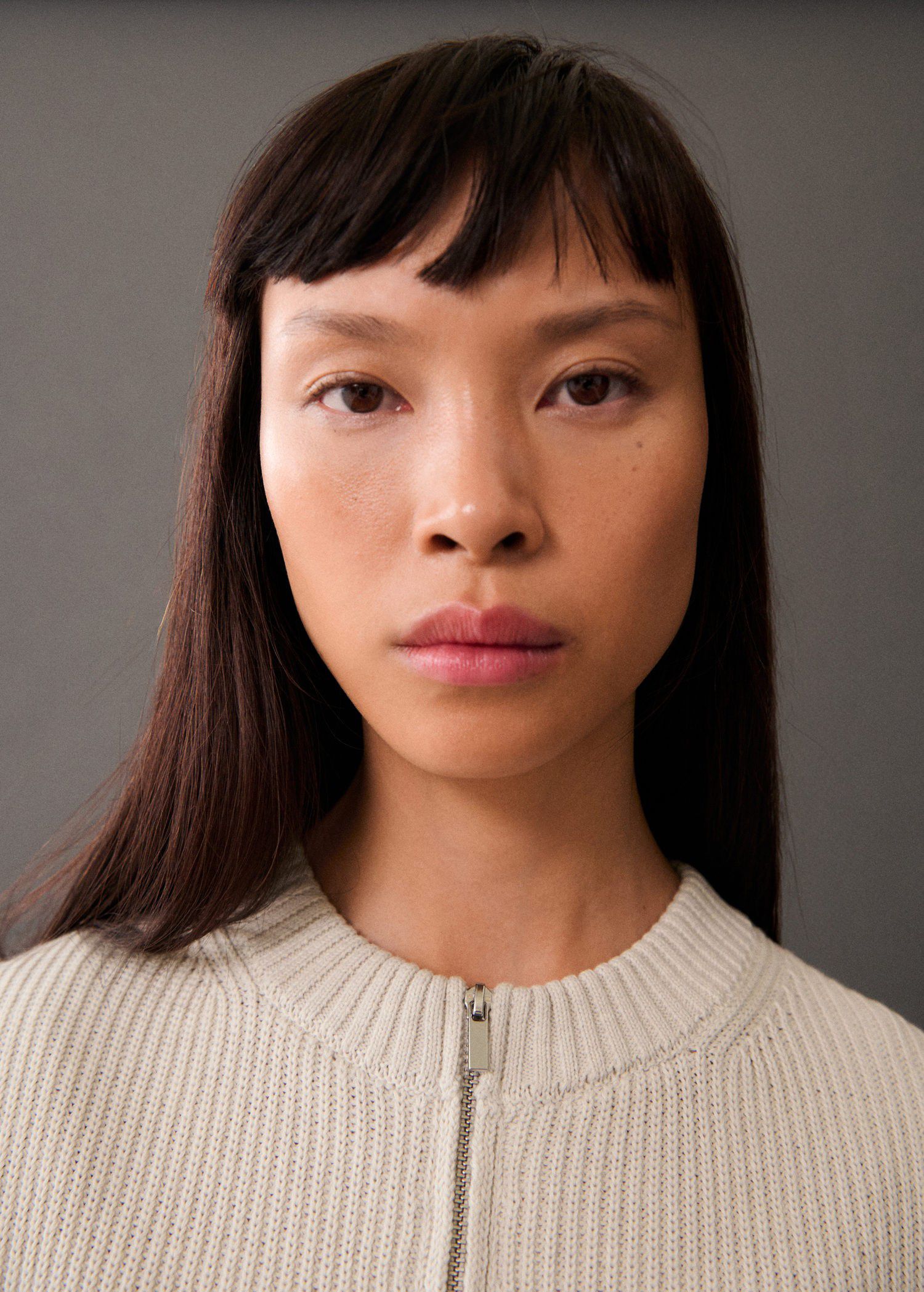 Knitted gilet with zip