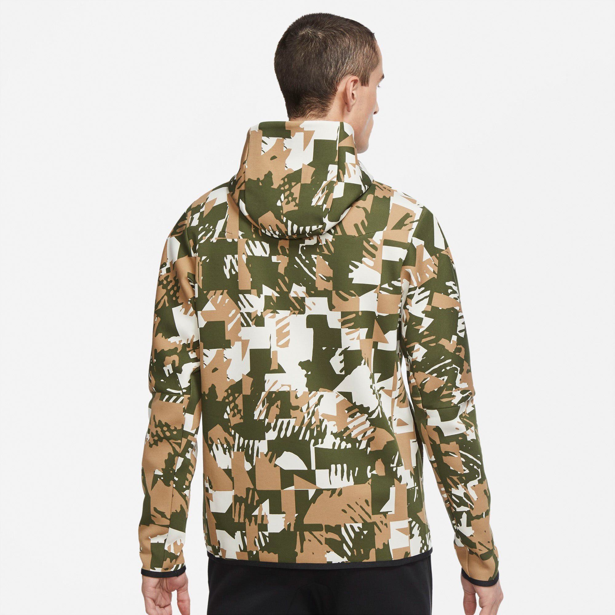 Sportswear Tech Fleece h&aelig;ttetr&oslash;je