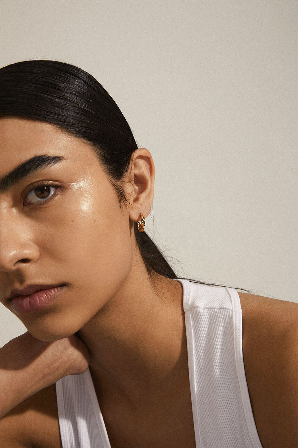 TAFFY medium size swirl hoop earrings gold-plated