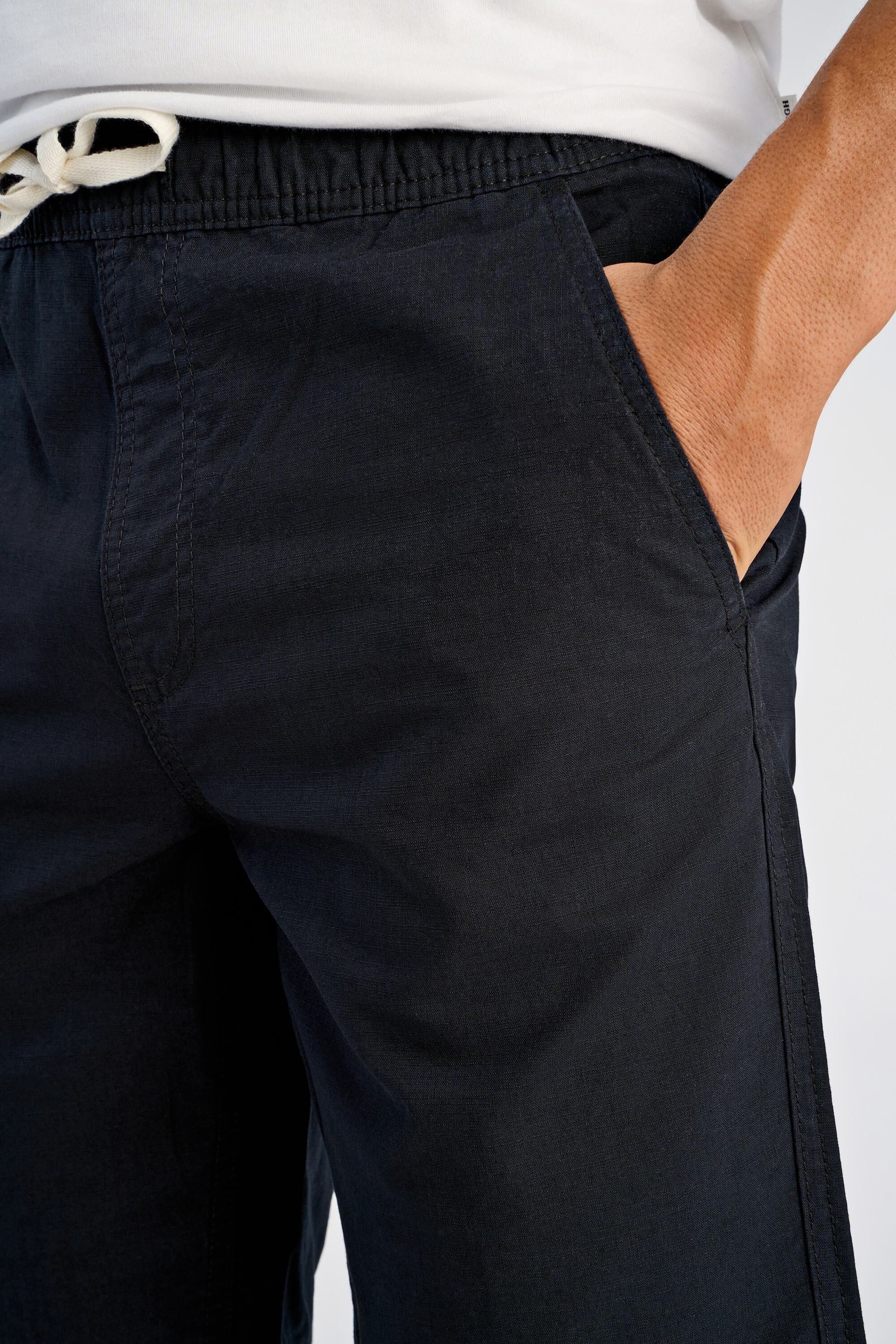 Elastic waist shorts