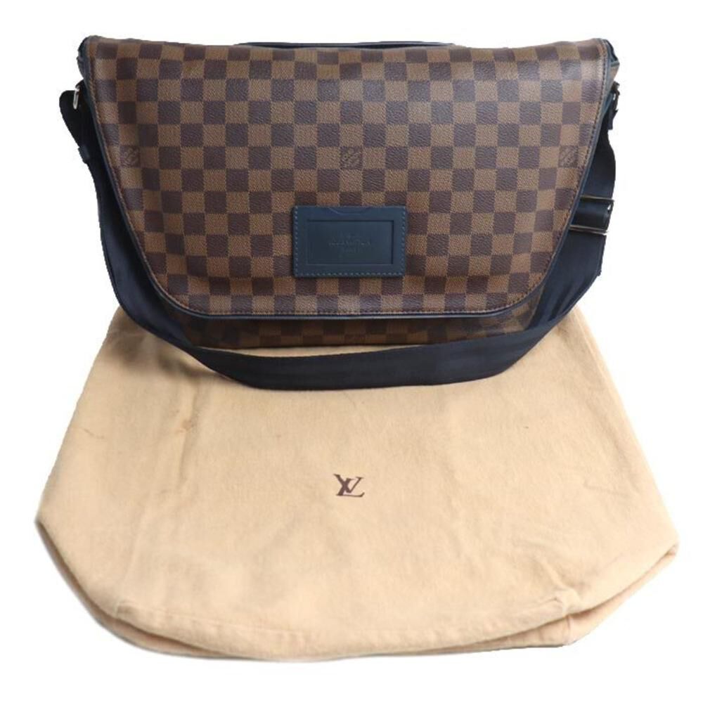 Louis Vuitton Shoulder Bags