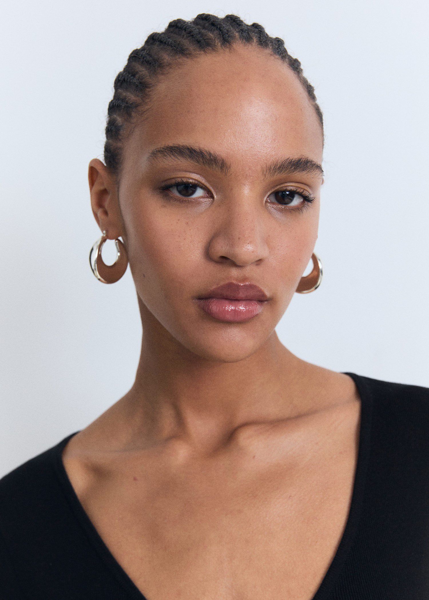 Knitted dress with bow neckline