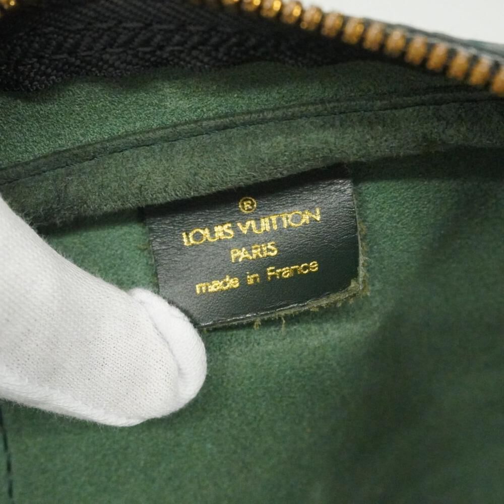 Louis Vuitton Taiga Kendall