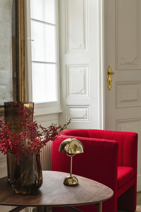 Flowerpot Portable Lamp VP9, Magnetic Charger