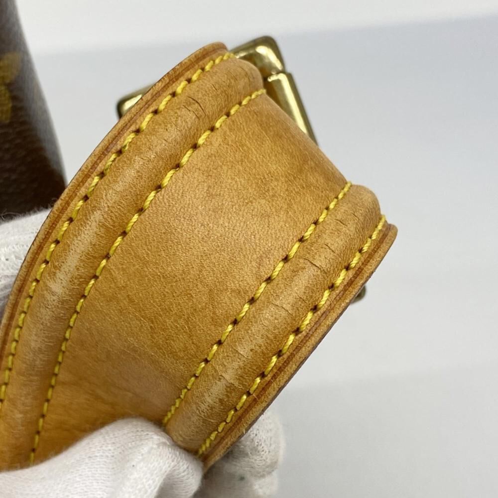 Louis Vuitton Shoulder Bags