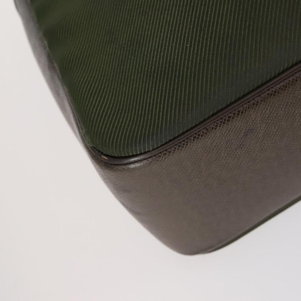 Louis Vuitton Taiga Kendall