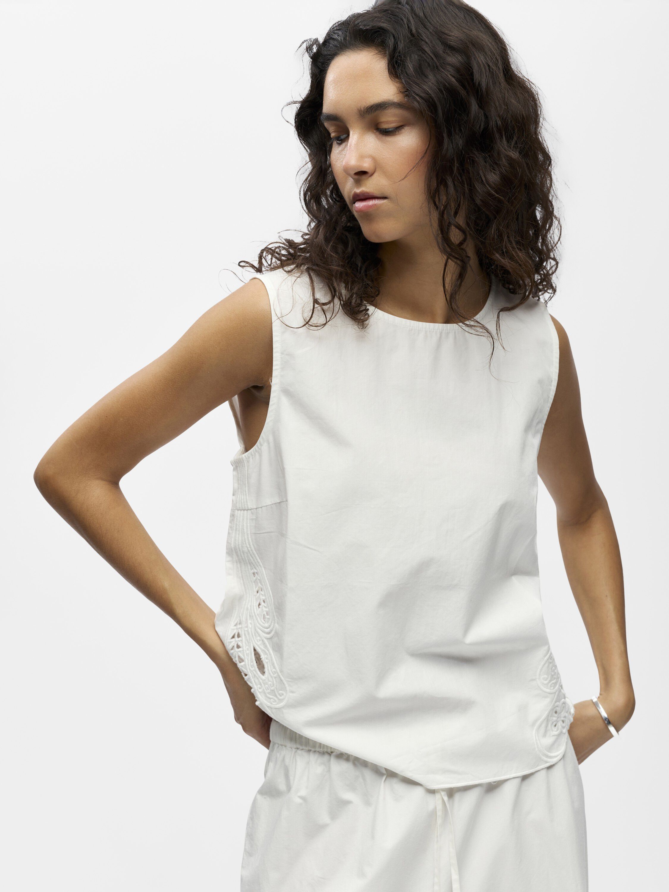 OBJMADIA SL RE TOP 144