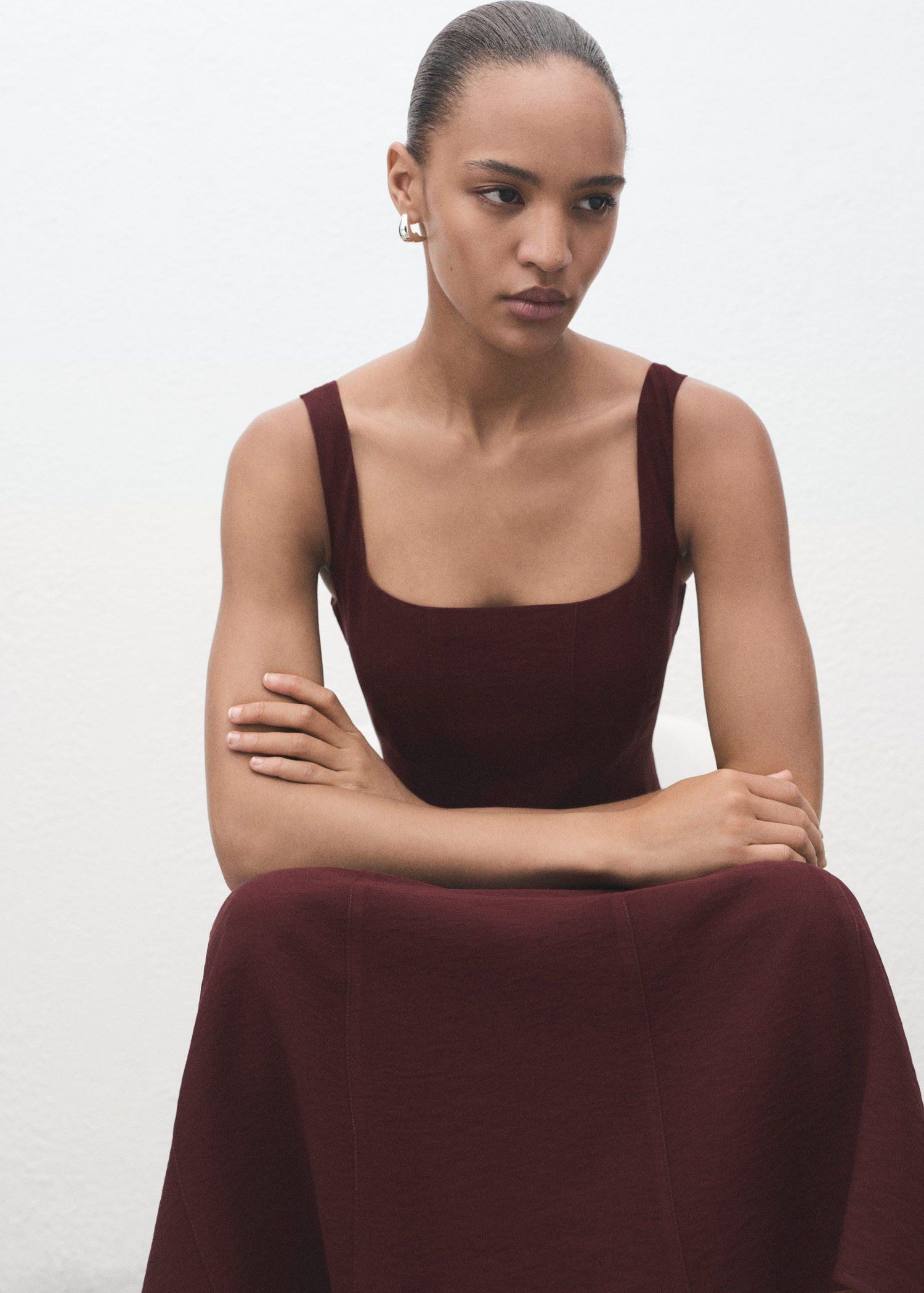 Midi-dress with stitching