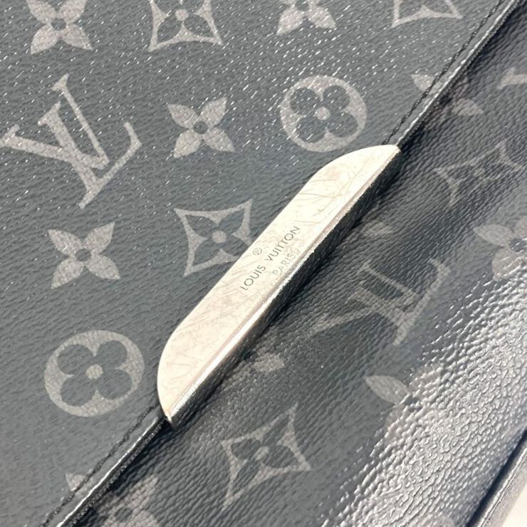 Louis Vuitton Messenger