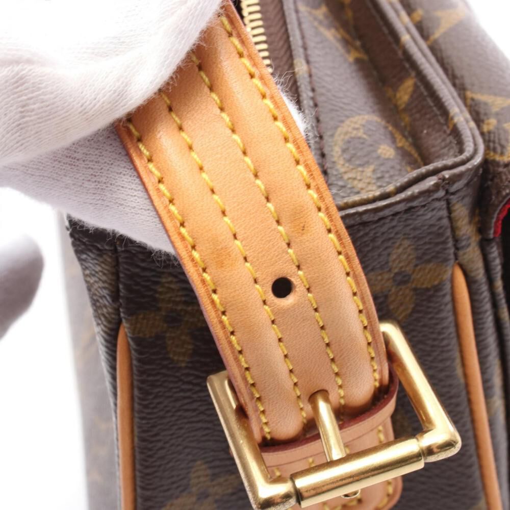 Louis Vuitton Shoulder Bags