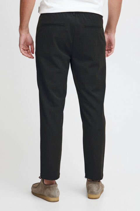 CFMARC performance pants with pleat