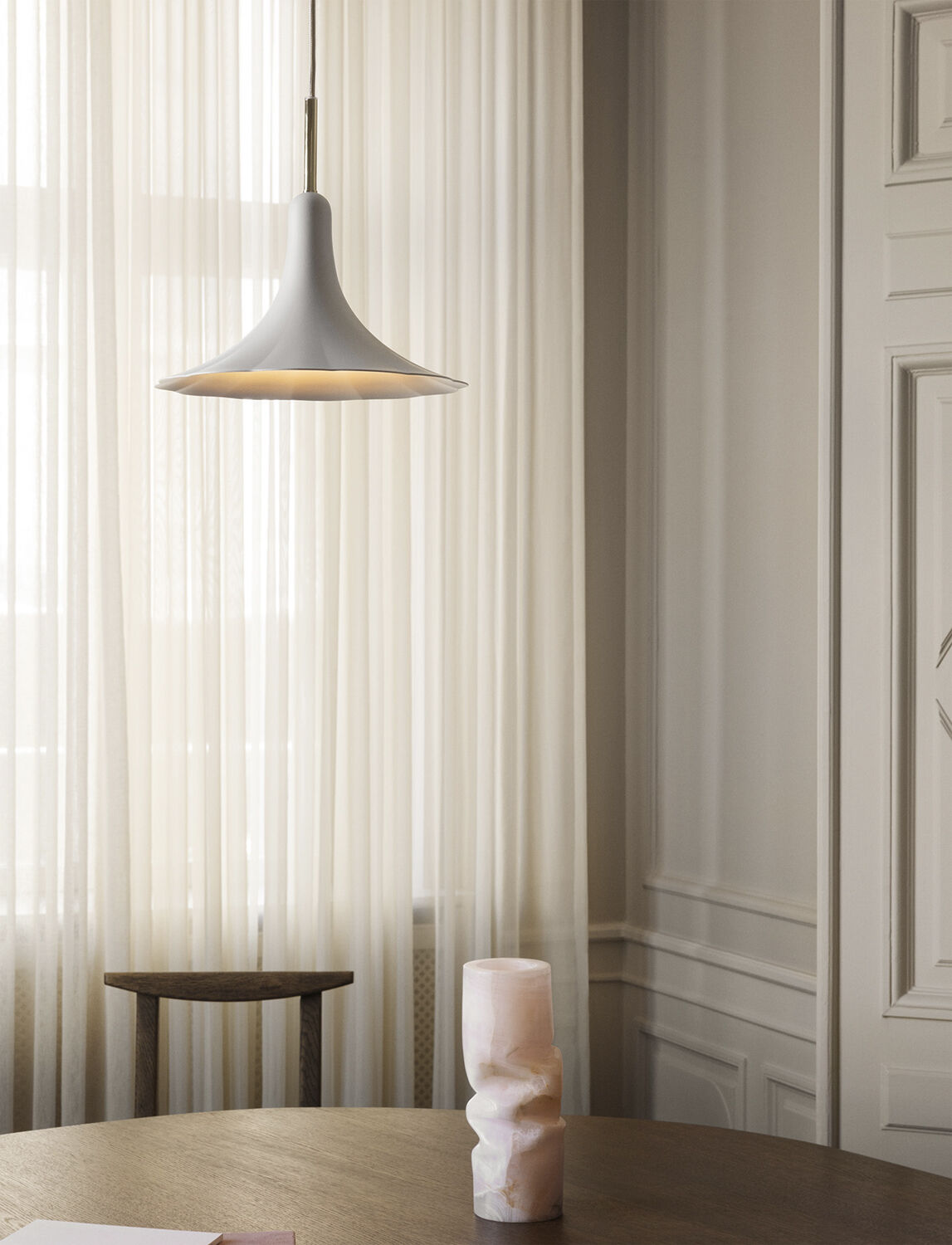 Petalii 1 Small, white / polished brass