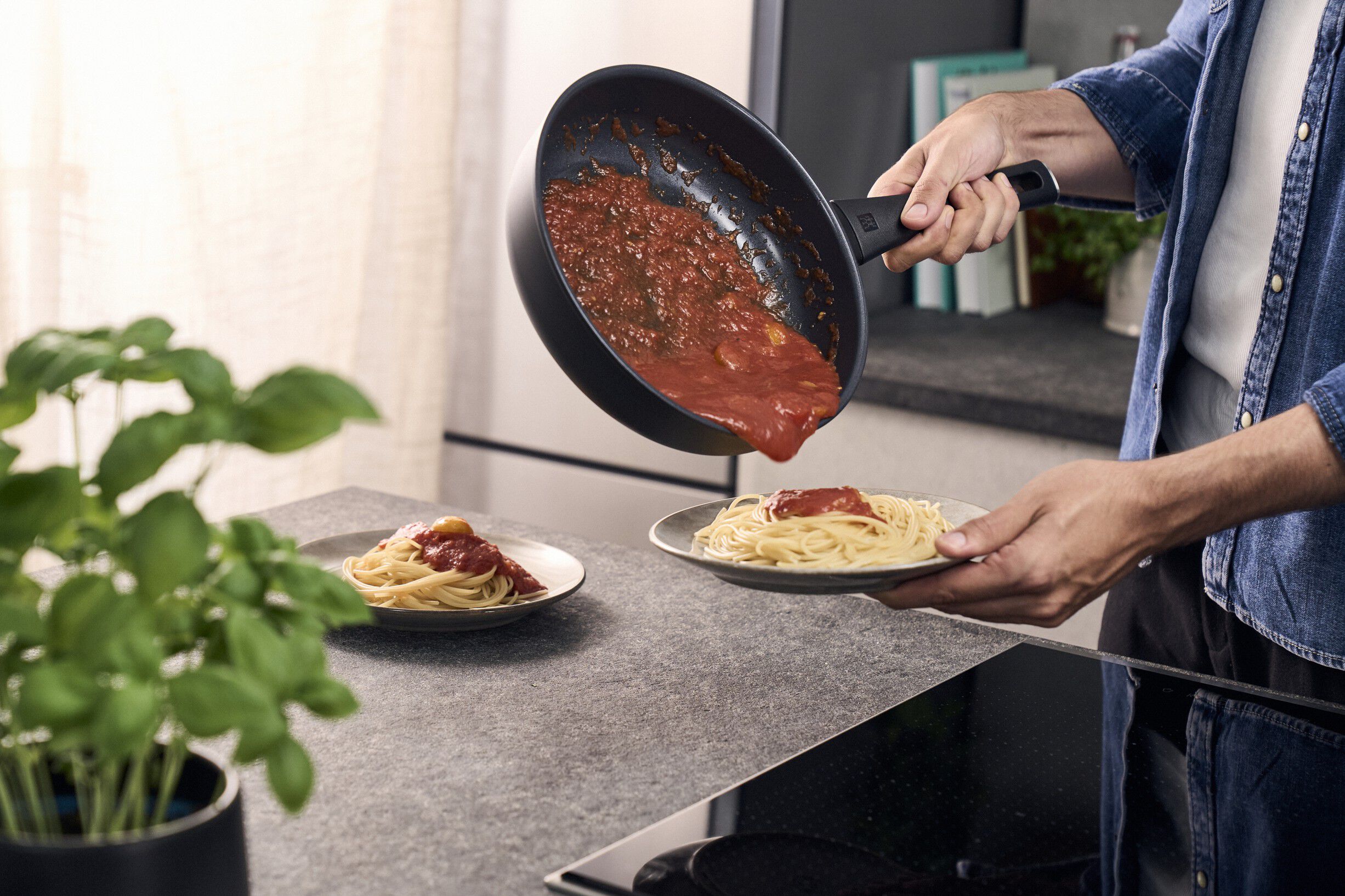 Madura Plus Ceramic Sautepande, 28 cm, Aluminium, Titanium f