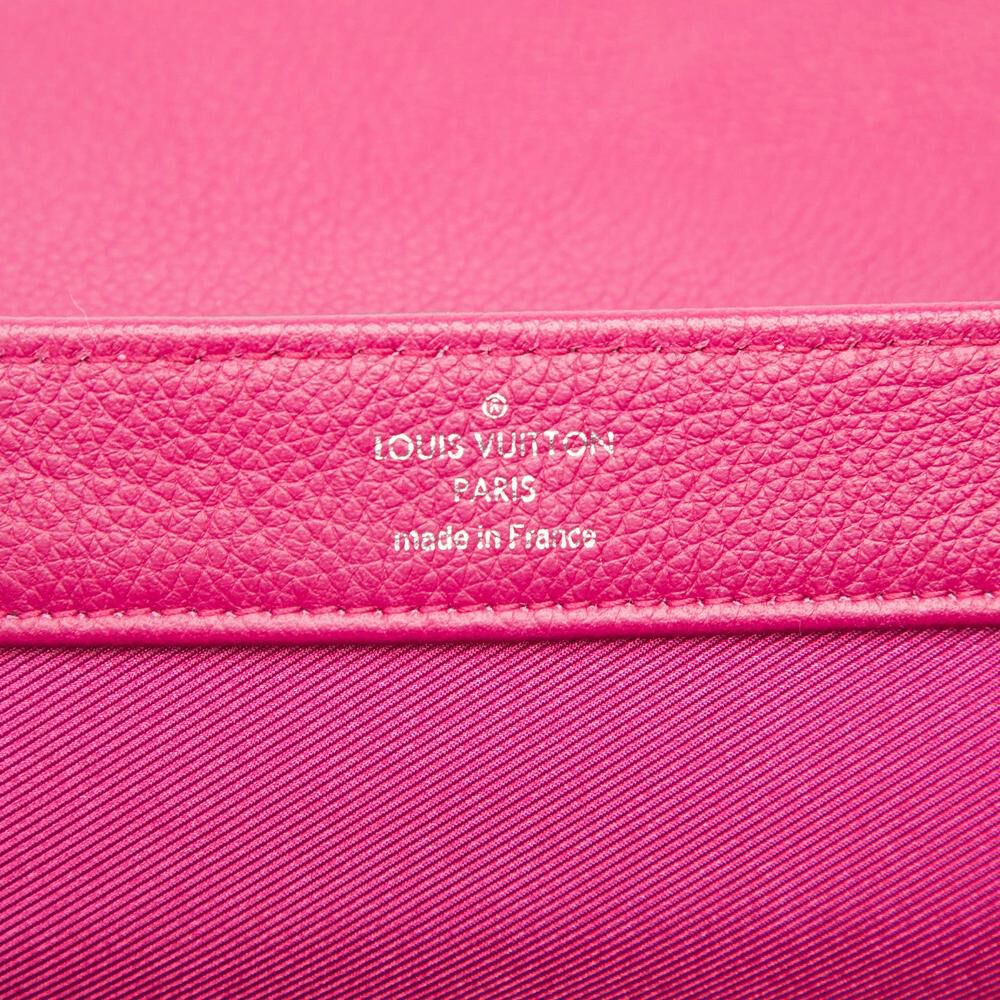 Louis Vuitton Shoulder Bags