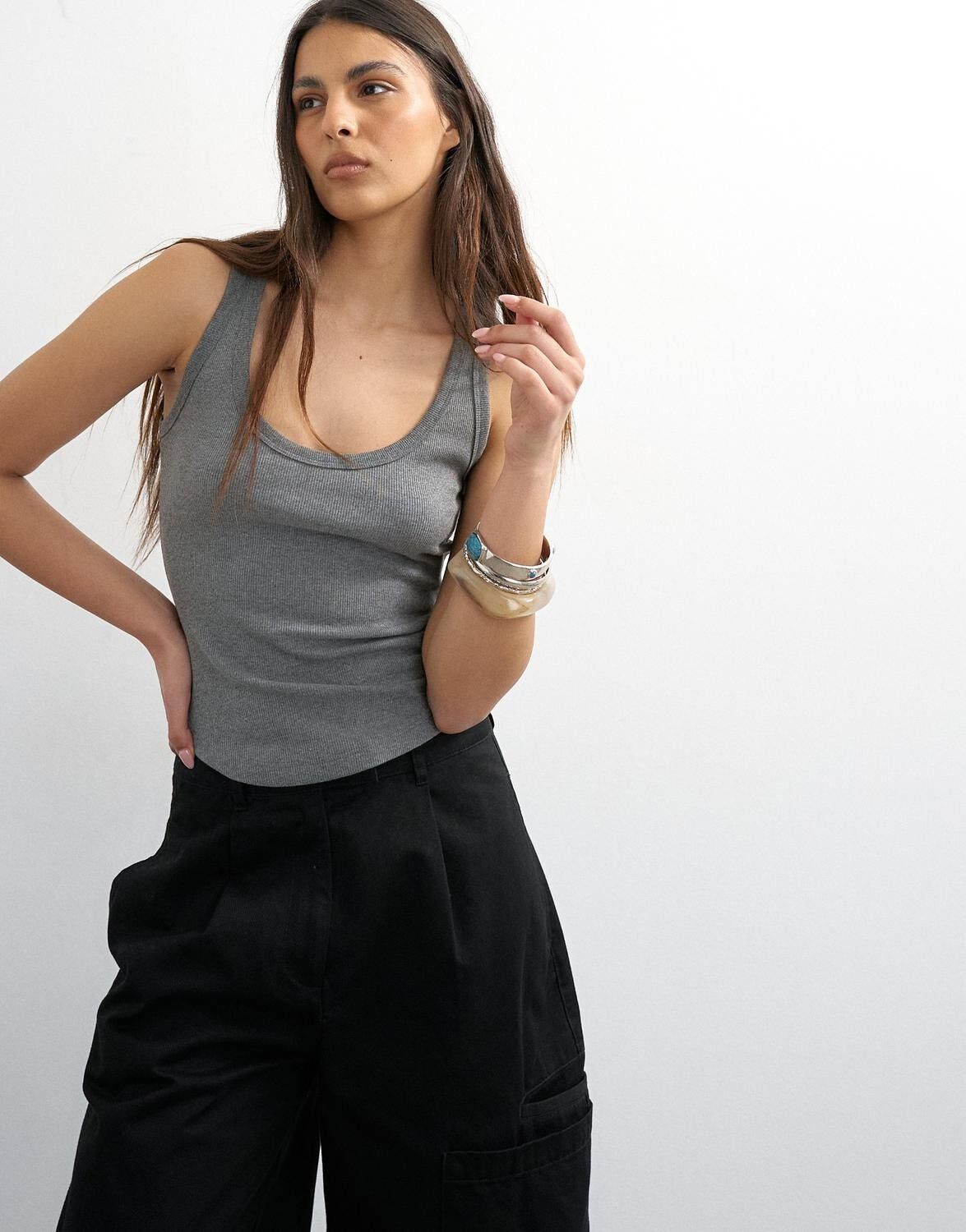 TSBRITT SL RIB SCOOP CURVE HEM VEST