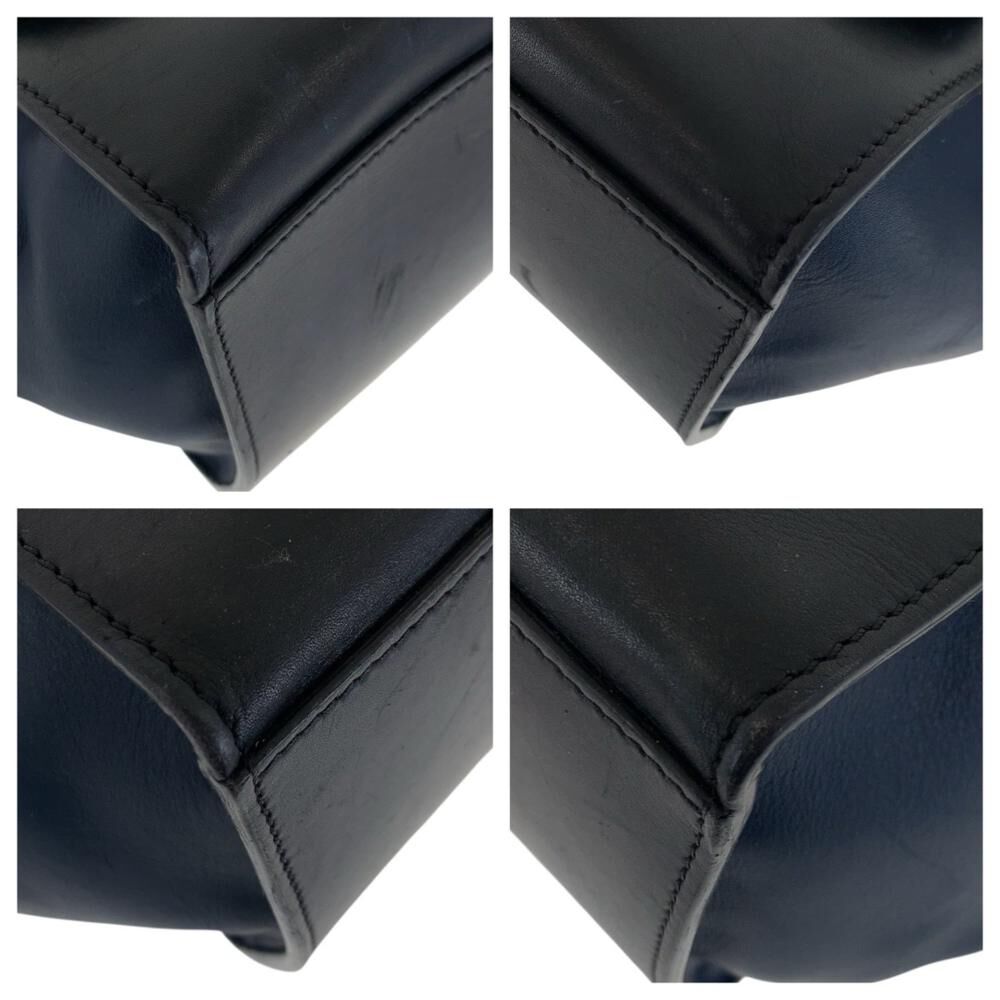 C&eacute;line Trapeze